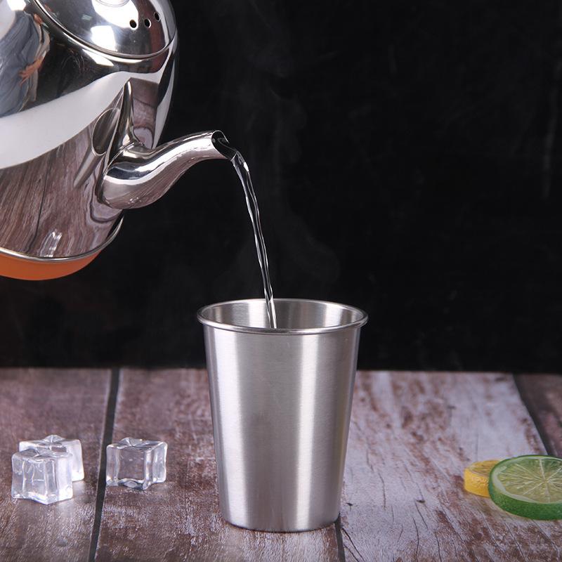 Packung 8 500ml Edelstahlgläser, Metall, wiederverwendbar, Metall, BPA-frei, (Silber, 500ml/18oz)